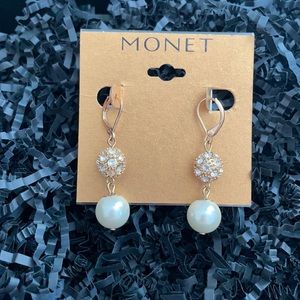 Brand new Monet earrings with Pearl
